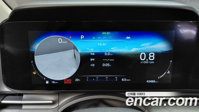 Kia Carnival (IV) Gasoline 7-Seater Signature 2023 — фото 8