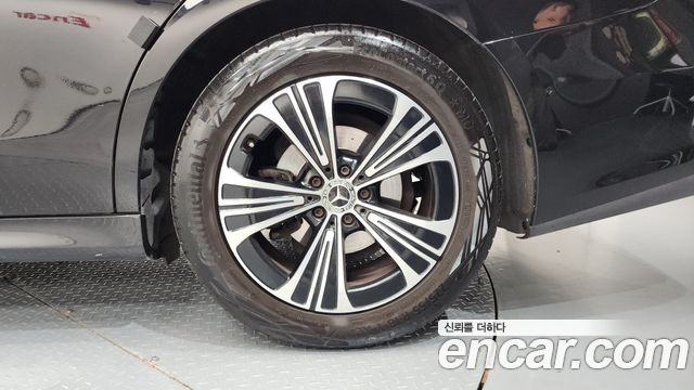 Mercedes-Benz E-Class (W214) E200 Avantgarde 2024 — фото 21