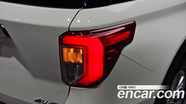 Ford Explorer (VI) 2.3 LimIted 4WD 2021 — фото 23