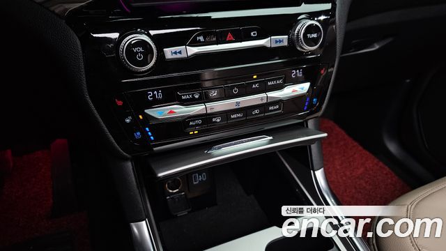 Ford Explorer (VI) 2.3 LimIted 4WD 2021 — фото 31
