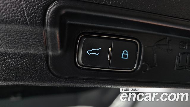 Ford Explorer (VI) 2.3 LimIted 4WD 2021 — фото 38