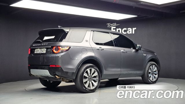 Land Rover Discovery Sport 2.0 TD4 HSE Luxury 2018 — фото 2
