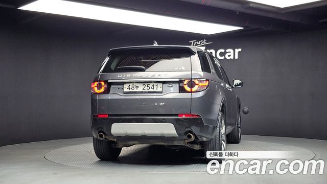 Land Rover Discovery Sport 2.0 TD4 HSE Luxury 2018 — фото 4