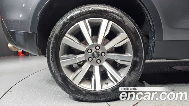 Land Rover Discovery Sport 2.0 TD4 HSE Luxury 2018 — фото 5