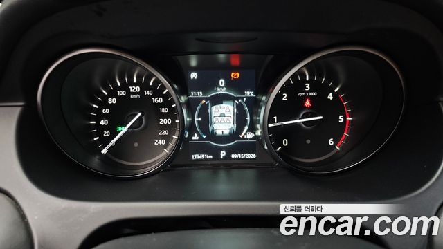 Land Rover Discovery Sport 2.0 TD4 HSE Luxury 2018 — фото 8