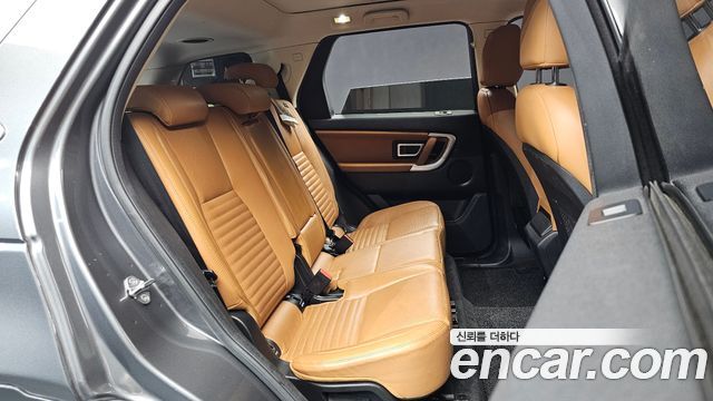 Land Rover Discovery Sport 2.0 TD4 HSE Luxury 2018 — фото 11
