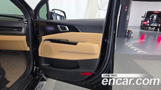 Kia Carnival (IV) Gasoline 9-seater Limousine(Special vehicle) 2023 — фото 25