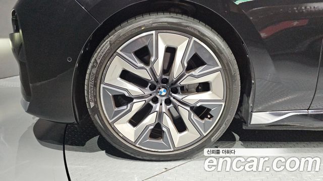 BMW i7 (G70) xDrive 60 Design Pure Excellence 2023 — фото 5
