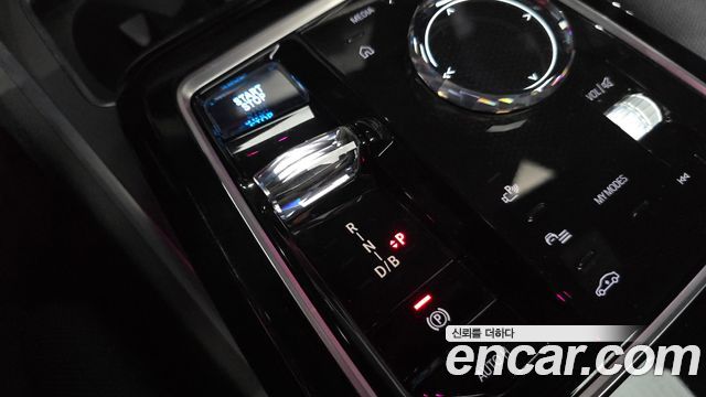 BMW i7 (G70) xDrive 60 Design Pure Excellence 2023 — фото 9