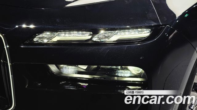 BMW i7 (G70) xDrive 60 Design Pure Excellence 2023 — фото 22