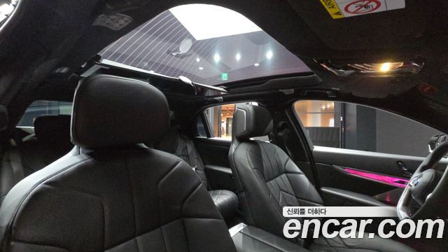 BMW i7 (G70) xDrive 60 Design Pure Excellence 2023 — фото 28