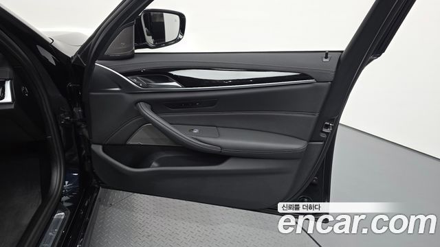 BMW 5 Series (G30) 530i M Sport Package 2023 — фото 30