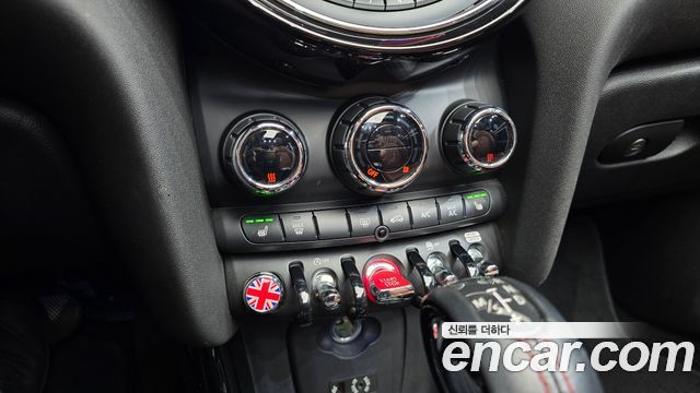 MINI Cooper S Convertible Standard 3rd 2018 — фото 15
