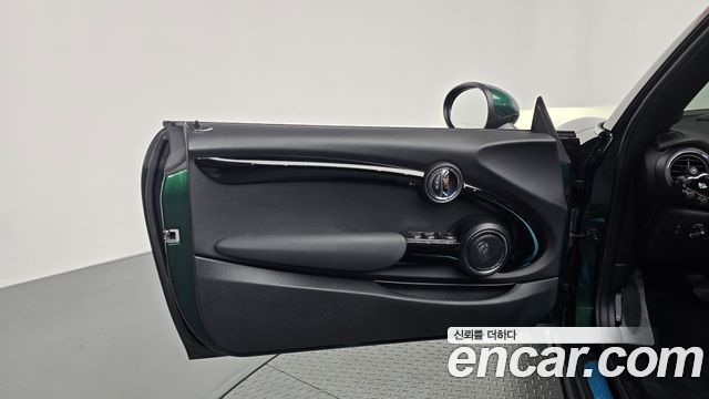 MINI Cooper S Convertible Standard 3rd 2018 — фото 24