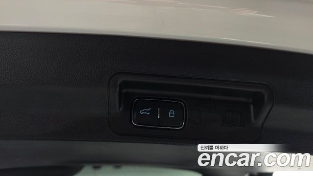 Ford Explorer (VI) 2.3 LimIted 4WD 2021 — фото 24