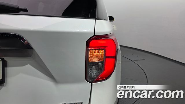 Ford Explorer (VI) 2.3 LimIted 4WD 2021 — фото 29