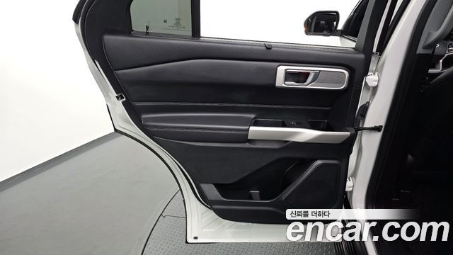 Ford Explorer (VI) 2.3 LimIted 4WD 2021 — фото 31