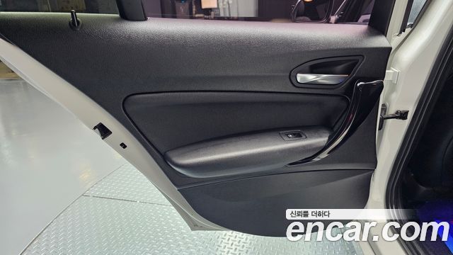 BMW 1 Series (F20) 118d Sport 5Door 2019 — фото 31