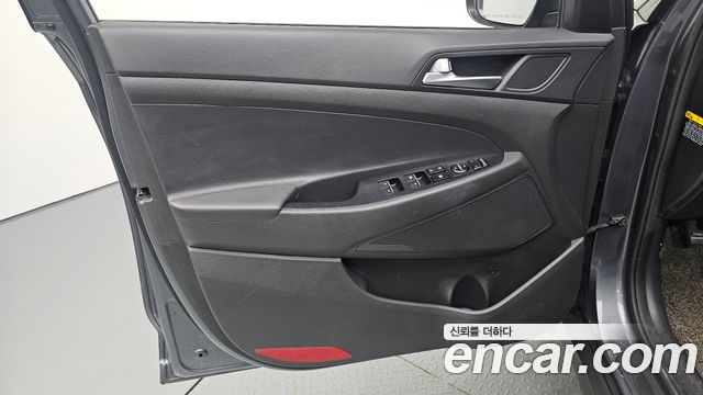 Hyundai Tucson Gasoline 1.6 turbo 2WD Modern 2019 — фото 24