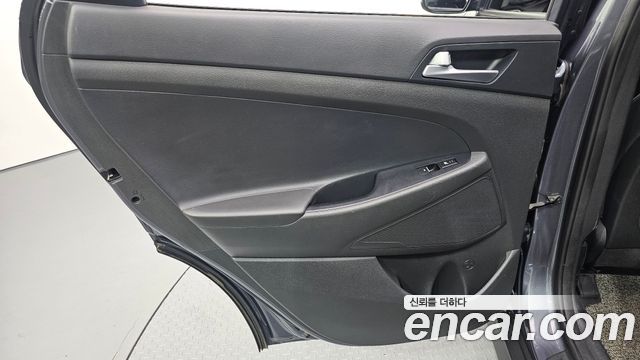 Hyundai Tucson Gasoline 1.6 turbo 2WD Modern 2019 — фото 25