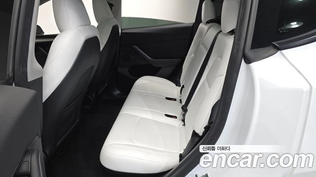 Tesla Model Y RWD 2024 — фото 11