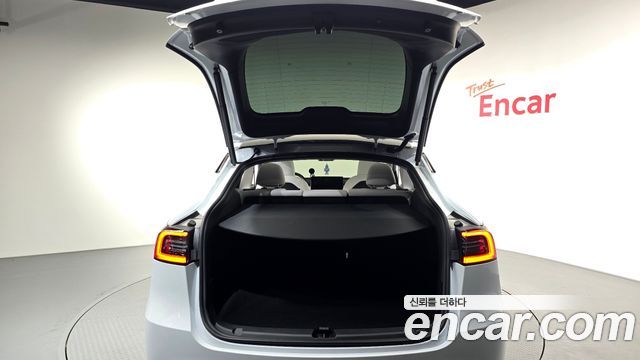 Tesla Model Y RWD 2024 — фото 17