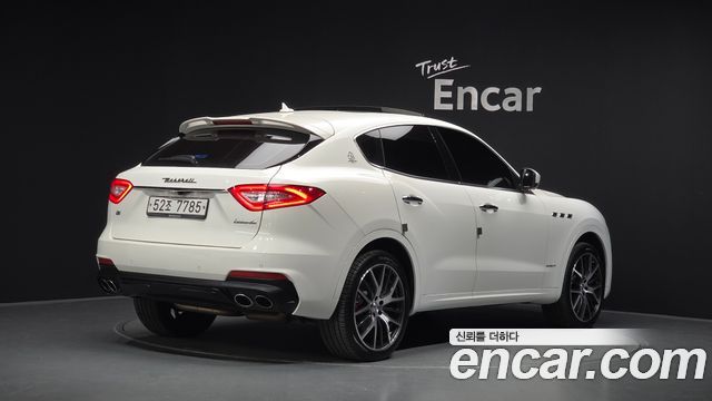 Maserati Levante 3.0 AWD GranSport 2019 — фото 2