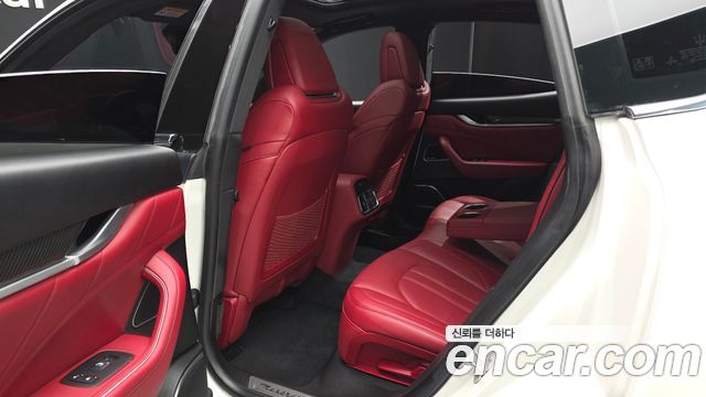 Maserati Levante 3.0 AWD GranSport 2019 — фото 15