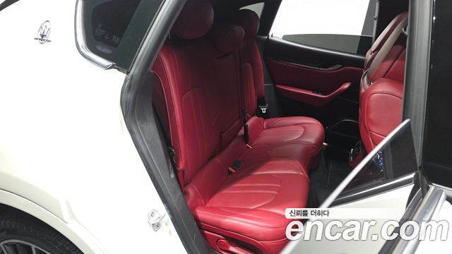 Maserati Levante 3.0 AWD GranSport 2019 — фото 16