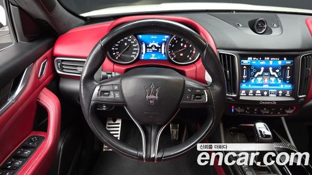 Maserati Levante 3.0 AWD GranSport 2019 — фото 18
