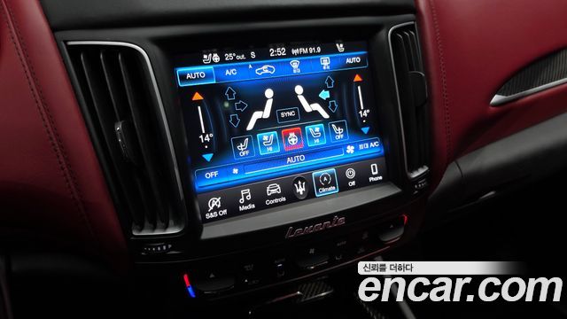 Maserati Levante 3.0 AWD GranSport 2019 — фото 19