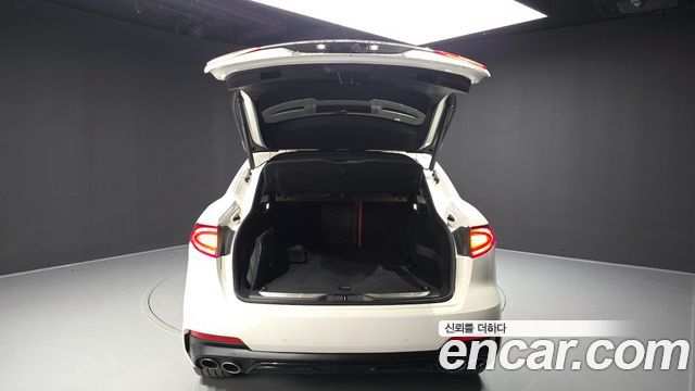 Maserati Levante 3.0 AWD GranSport 2019 — фото 24