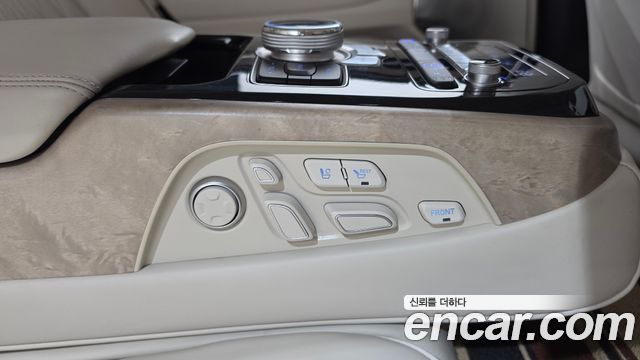 Genesis G90 3.8 AWD Prestige 2020 — фото 33