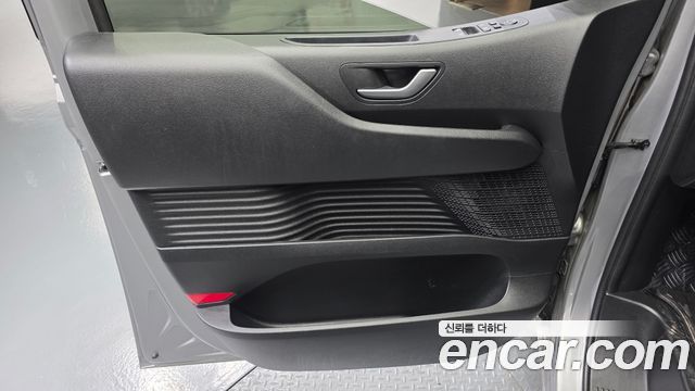 Hyundai Staria Cargo 3-Seater Smart 2024 — фото 24