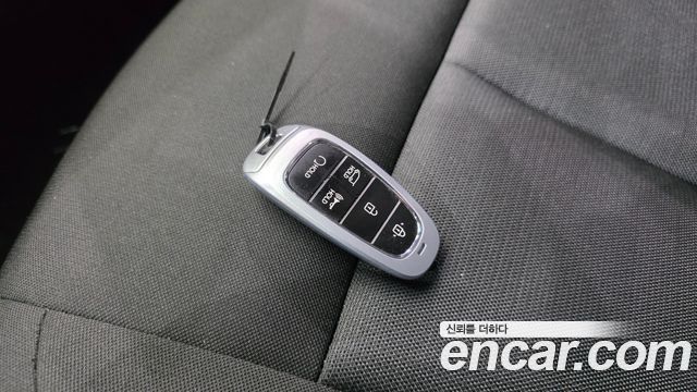 Hyundai Staria Cargo 3-Seater Smart 2024 — фото 33