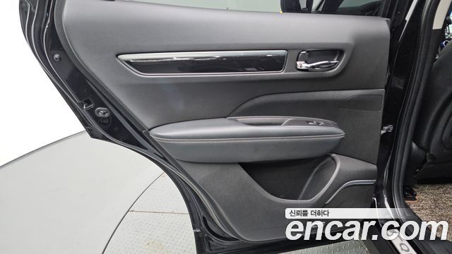 Renault Korea QM6 Diesel 2WD RE Signature 2017 — фото 31