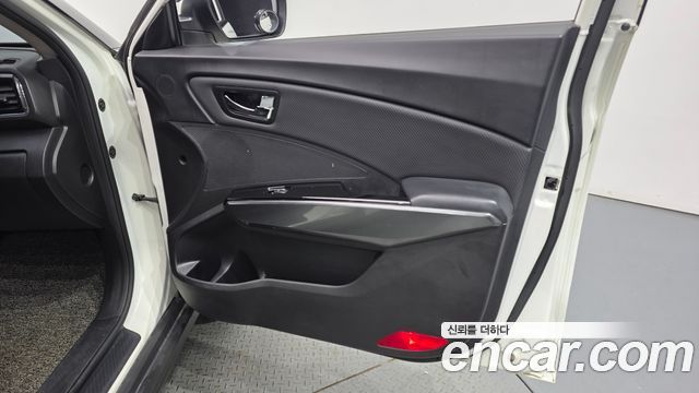 KG Mobility (SsangYong) Very New Tivoli Gasoline 1.5 2WD V3 2022 — фото 24