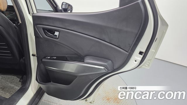 KG Mobility (SsangYong) Very New Tivoli Gasoline 1.5 2WD V3 2022 — фото 25