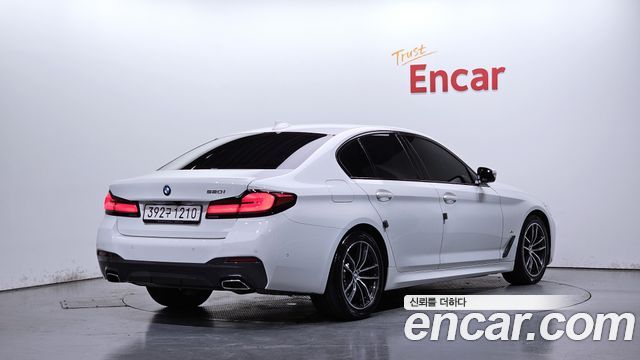 BMW 5 Series (G30) 520i M Sport 2023 — фото 2