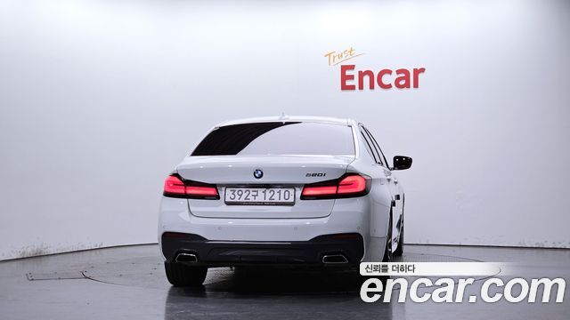 BMW 5 Series (G30) 520i M Sport 2023 — фото 4