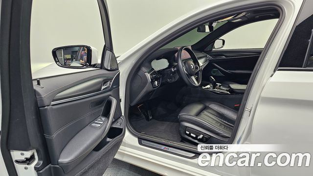 BMW 5 Series (G30) 520i M Sport 2023 — фото 10