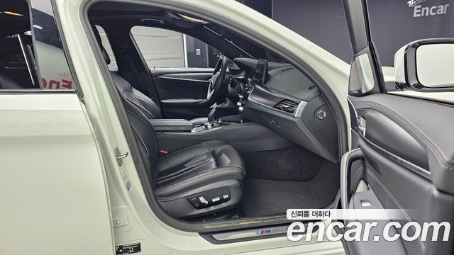 BMW 5 Series (G30) 520i M Sport 2023 — фото 11