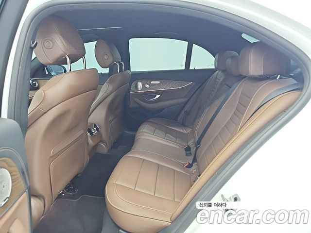 Mercedes-Benz E-Class (W213) E220d 4MATIC Exclusive 2023 — фото 16