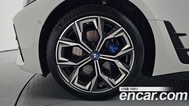 BMW i4 eDrive40 M Sports Pro 2024 — фото 5