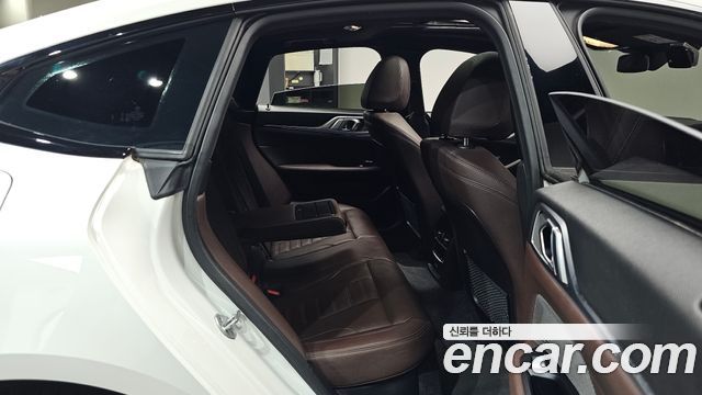 BMW i4 eDrive40 M Sports Pro 2024 — фото 11