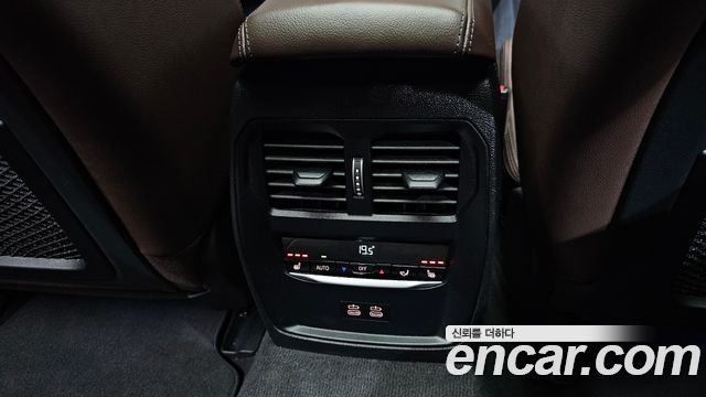 BMW i4 eDrive40 M Sports Pro 2024 — фото 19