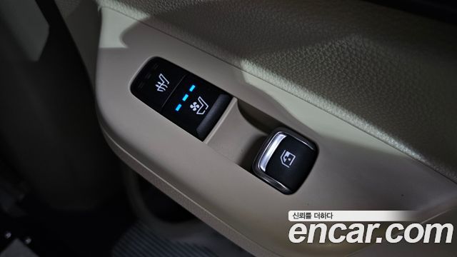 Kia Carnival (IV) Gasoline 7-Seater Hi Limousine Signature 2025 — фото 34