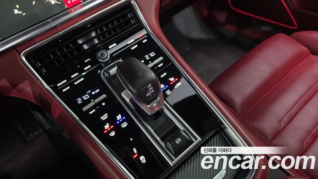 Porsche Panamera (971) 4.0 Turbo 2017 — фото 9