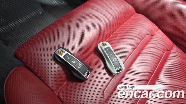 Porsche Panamera (971) 4.0 Turbo 2017 — фото 15