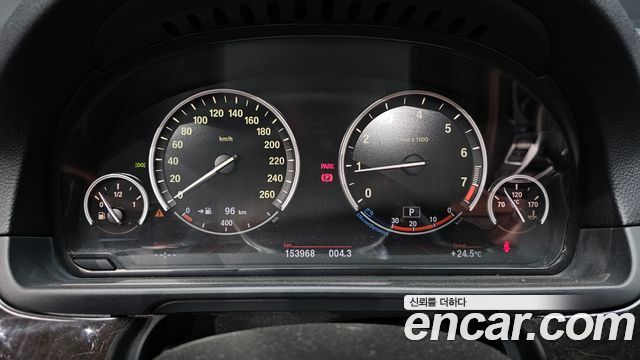 BMW 5 Series (F10) 528i 2012 — фото 8